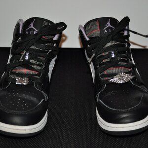 Size 6.Y - Nike Air Jordan 1 Mid SE (GS) 'Houndstooth' Youth Shoes DC7226-015